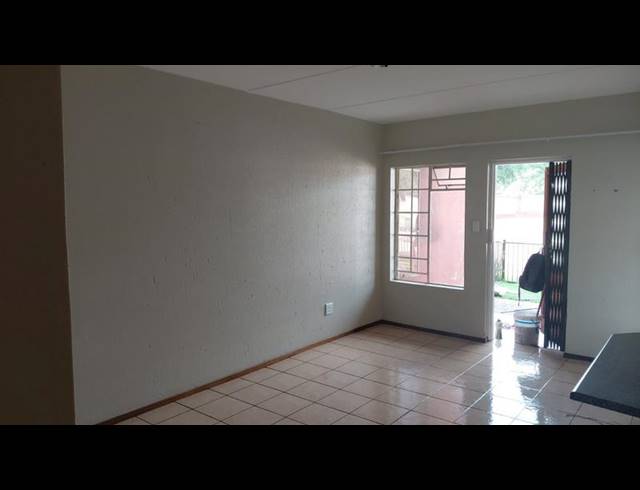 2 BEDROOM APARTMENT FOR SALE IN COMET